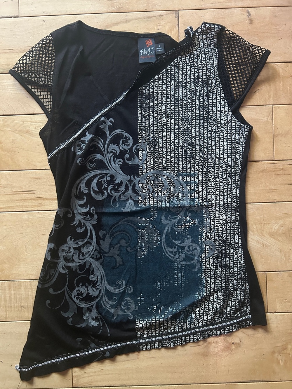 ANAC designed by Kimi Women’s Size Small Short-Sleeved Shirt